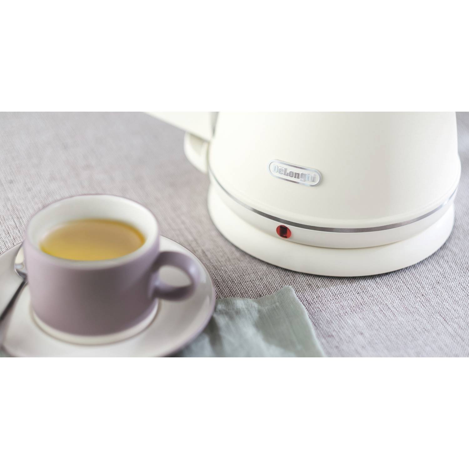 De'Longhi KBX3016.BG Argento Flora Kettle - Beige